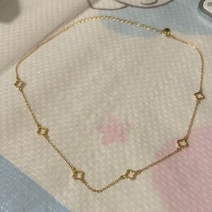 Elegant Gold Clover Flower Choker Necklace